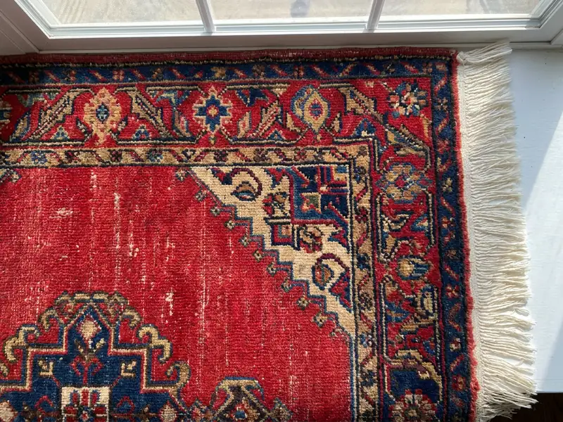 El dokuma halı yıkama sonrası — rengi açılmış